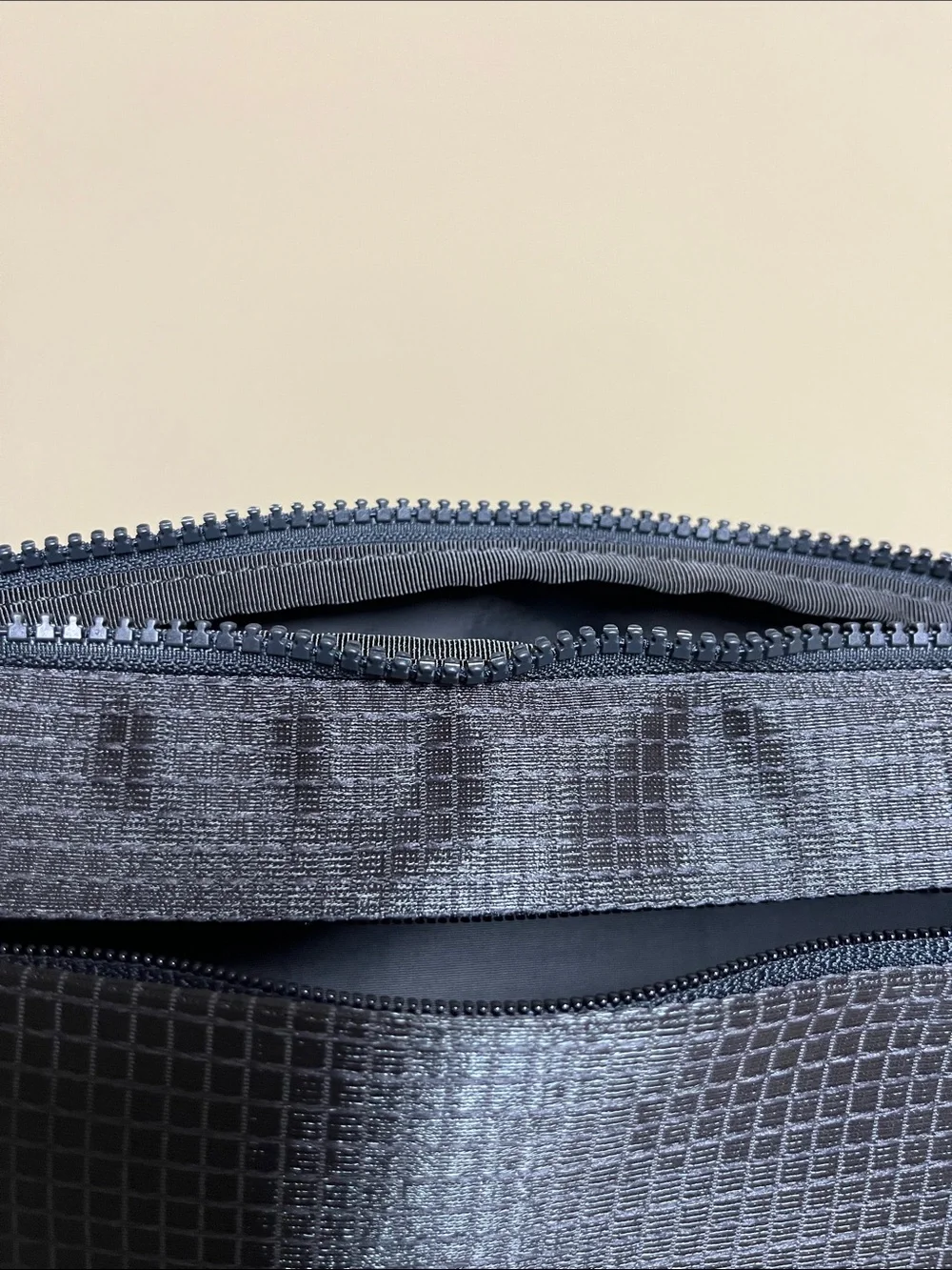 Men’s Awala Crossbody The All-Day Messenger Bag